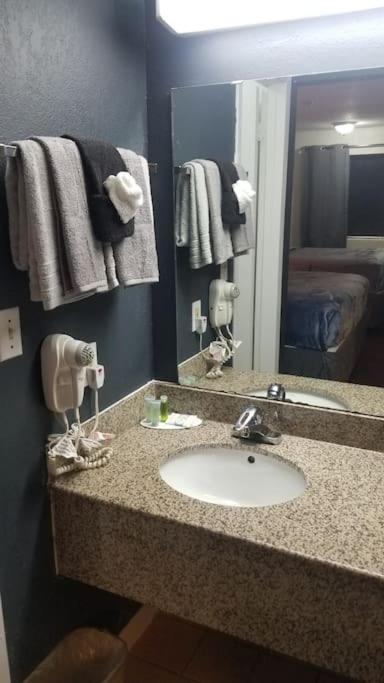 סטילווטר Osu 2 Queen Beds Hotel Room 230 Wi-Fi מראה חיצוני תמונה